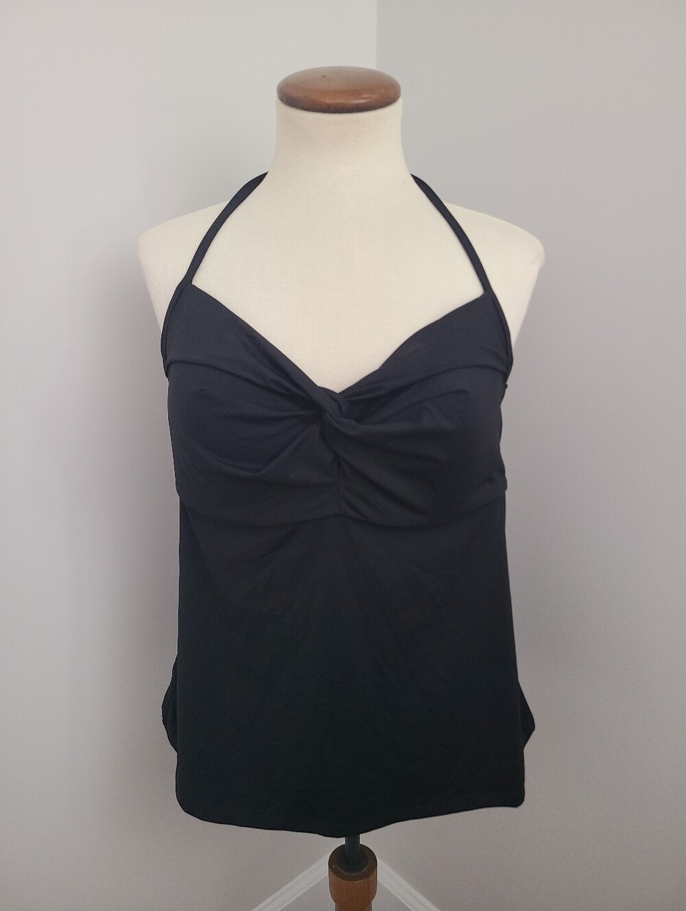 Athleta Tankini Top Size 38 B/C Halter Twist Front Wrap Bra Swimsuit Swim Bikini